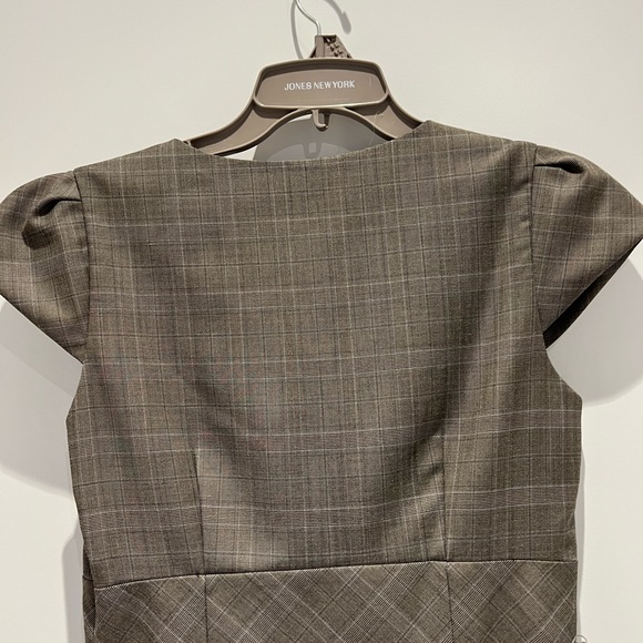 ♥️ Unique and flattering business/ day dress with cap sleeves and a belt - Picture 12 of 14